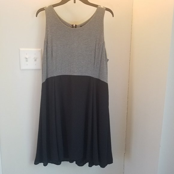 SOLD - Apt. 9 Petite Black & Grey Dress XLP - Picture 1 of 8